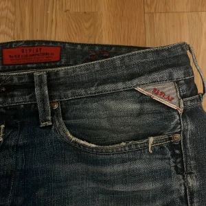 Replay jeans - Ett par fin replay jeans