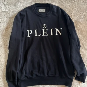 Philip plein tröja med fickor  - Bra skick  Medium stor i storlek 