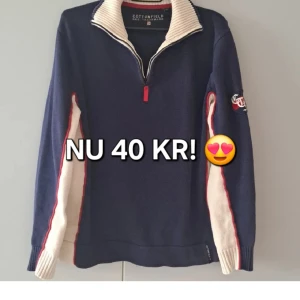 Tröja från Cottonfield - Säljer en mörkblå tröja från Cottonfield i storlek M. Passar både killar och tjejer. Så glad om den kommer till användning!💕