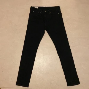 Levis jeans - Storlek s/xs, knappt använd, svarta