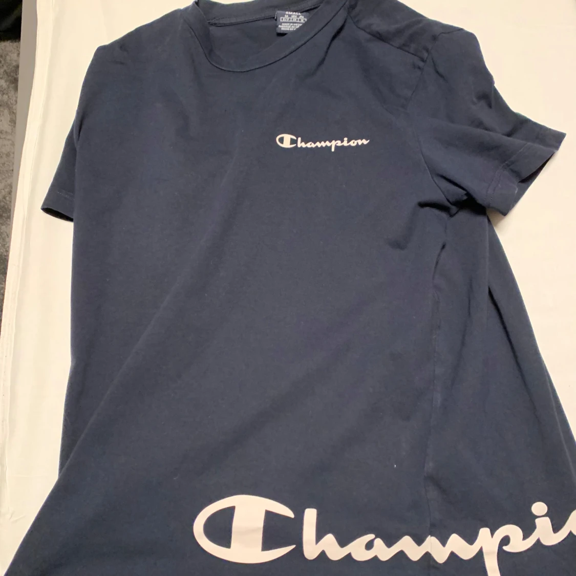 Svart t-shirt från Champion - 1