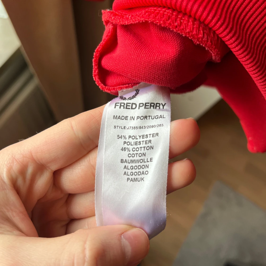 Röd,vit och svart tröja från Fred Perry - 4