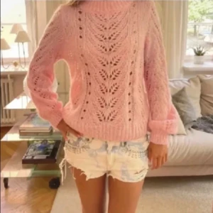 Rosa stickad tröja  - Snygg rosa stickad tröja från hm! 
