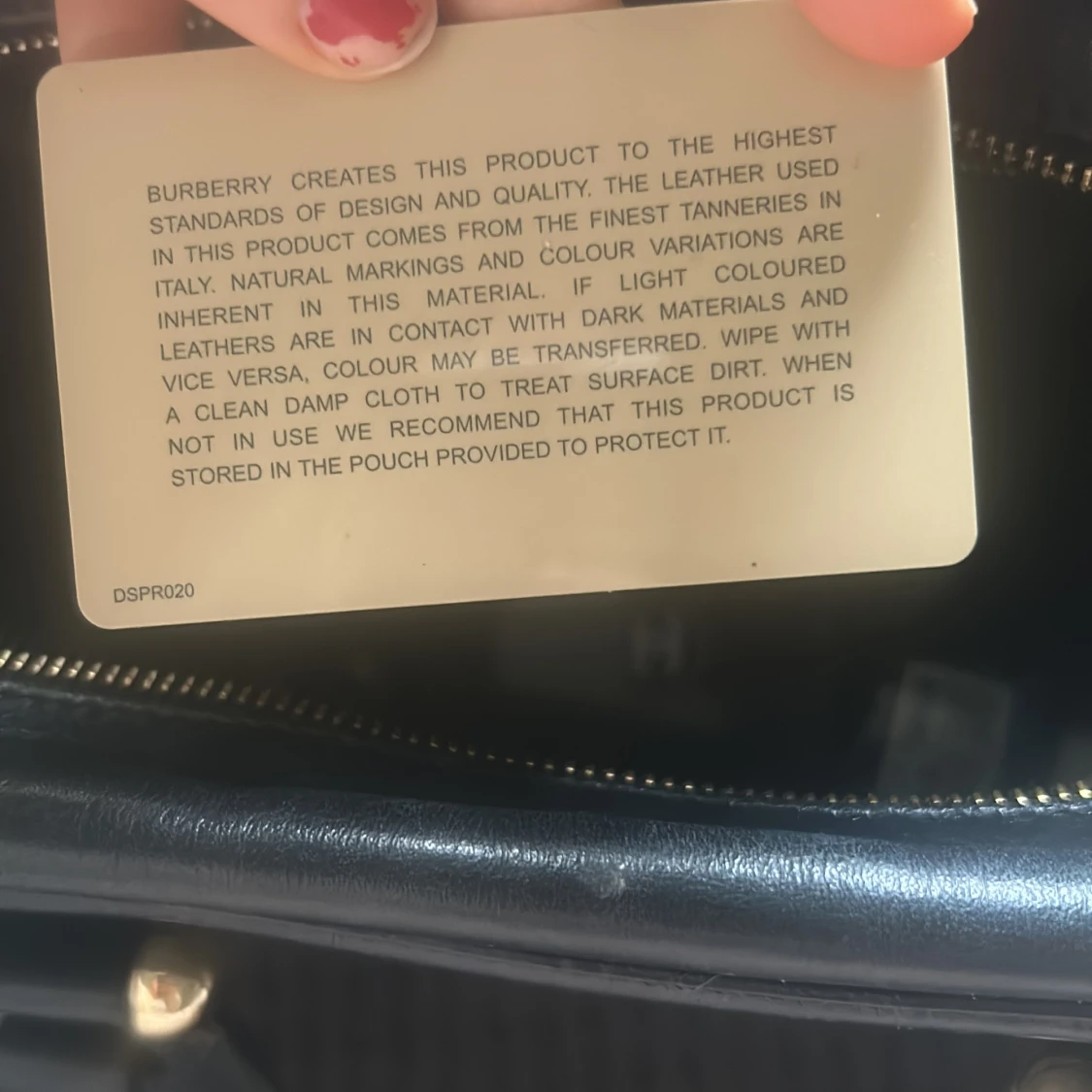 Svart quiltad handväska med dragkedja - 1