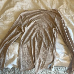 Intimissimi tröja💗 - Säljer min apsnygga intimissimi tröja då den är för liten på mig❤️inte så andvänd och i nästan nyskick! Nypris 449⭐️