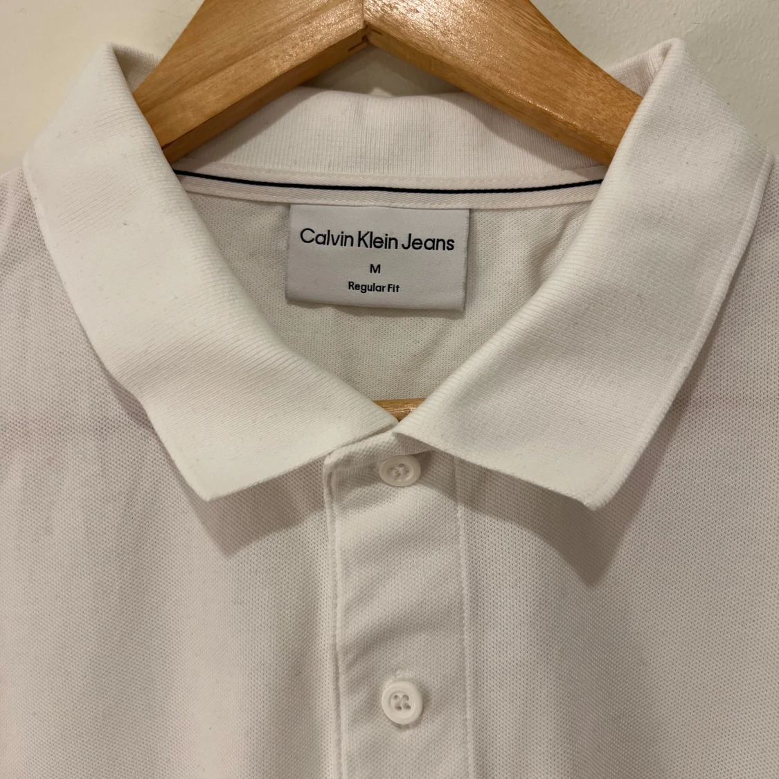 Vit pikétröja från Calvin Klein - 2