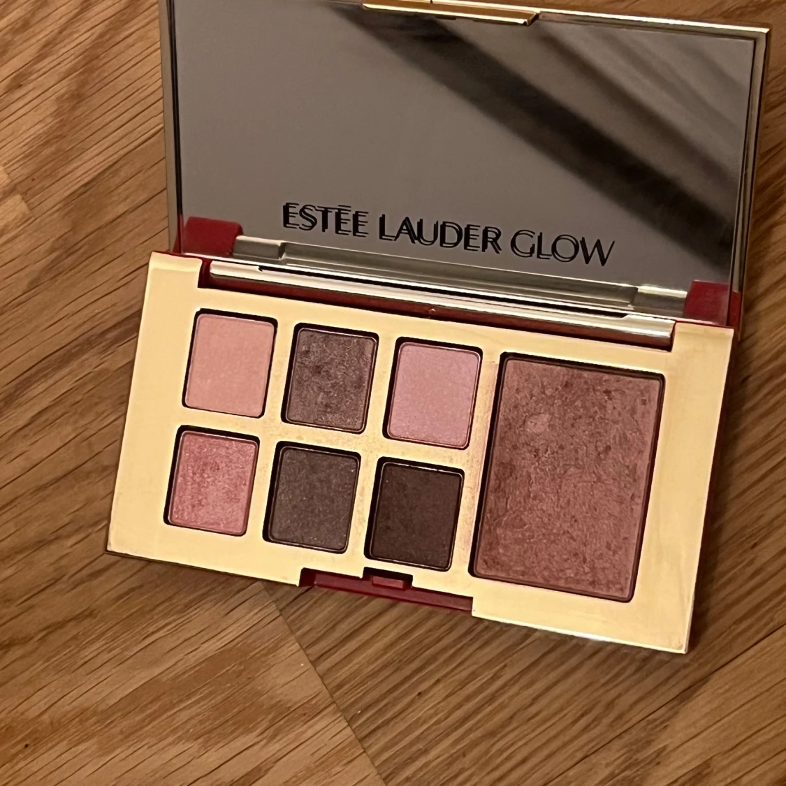 Estee Lauder Glow Palette - 1
