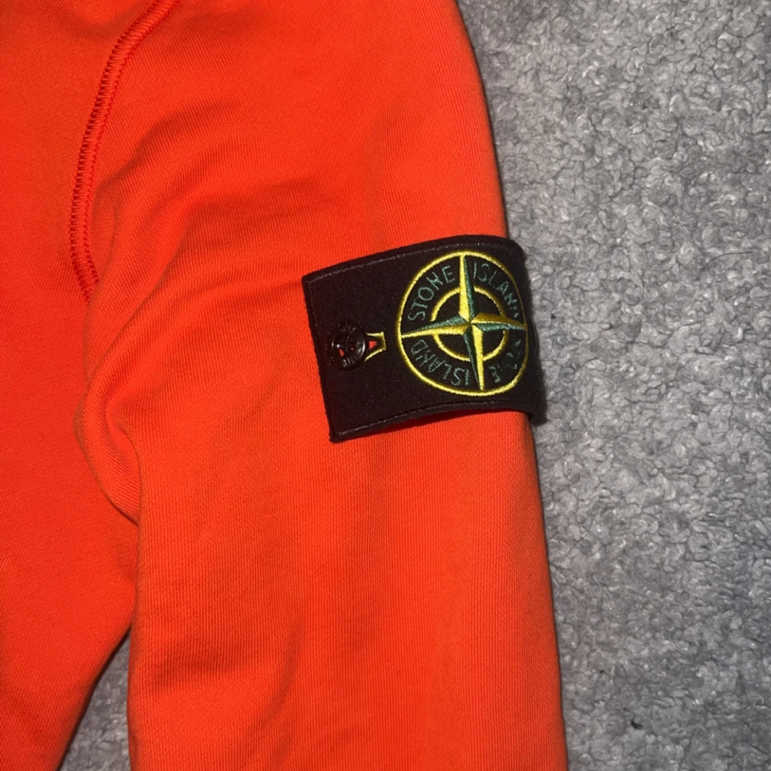Orange hoodie från Stone Island - 1