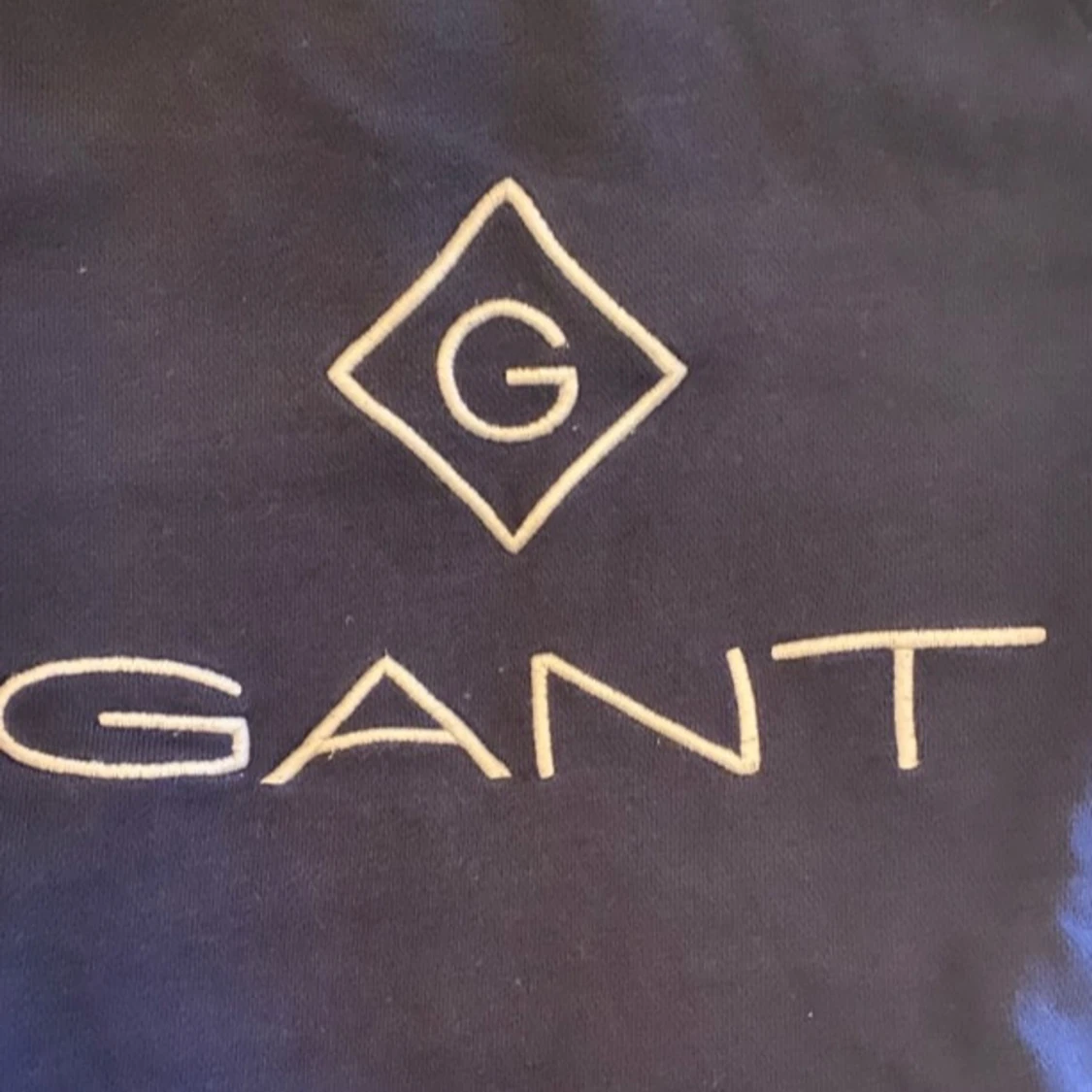 Mörkblå sweatshirt från GANT - 2