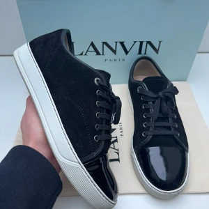 Lanvin uk6  - Säljer nu dessa Lanvin skor i uk6 passar 41/42 Skick 9/10 Färg svart  | Ingår Box samt två dustbags skosnören Pris 2899kr Fraktar spårbart med PostNord 