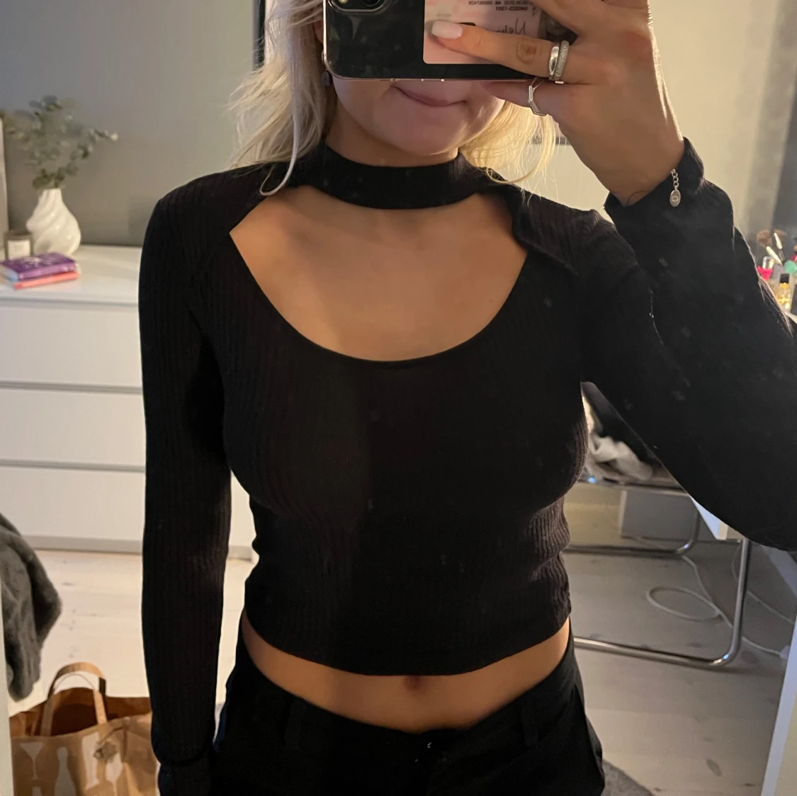 Svart ribbad långärmad topp