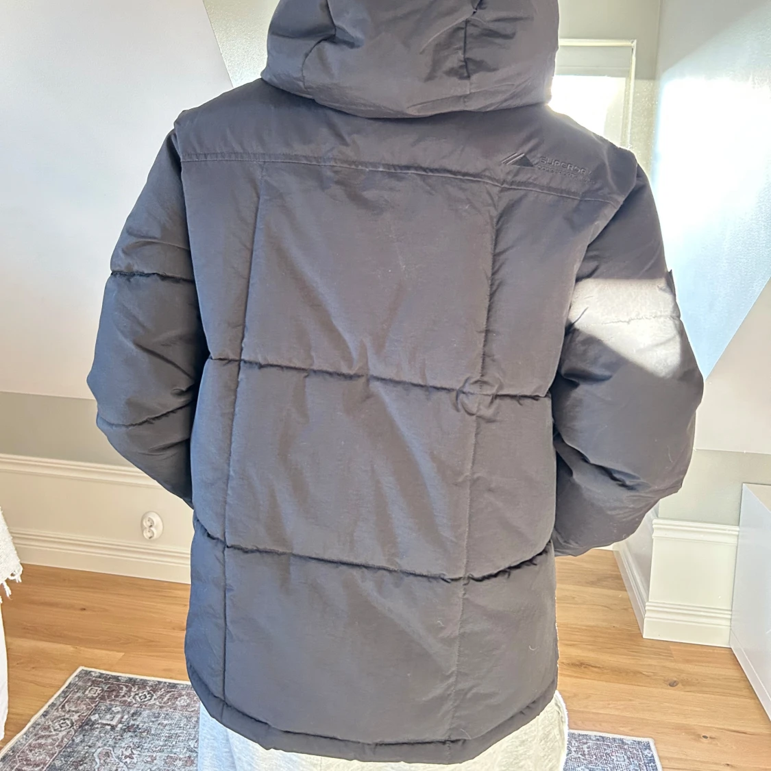 Svart pufferjacka från Superdry - 2