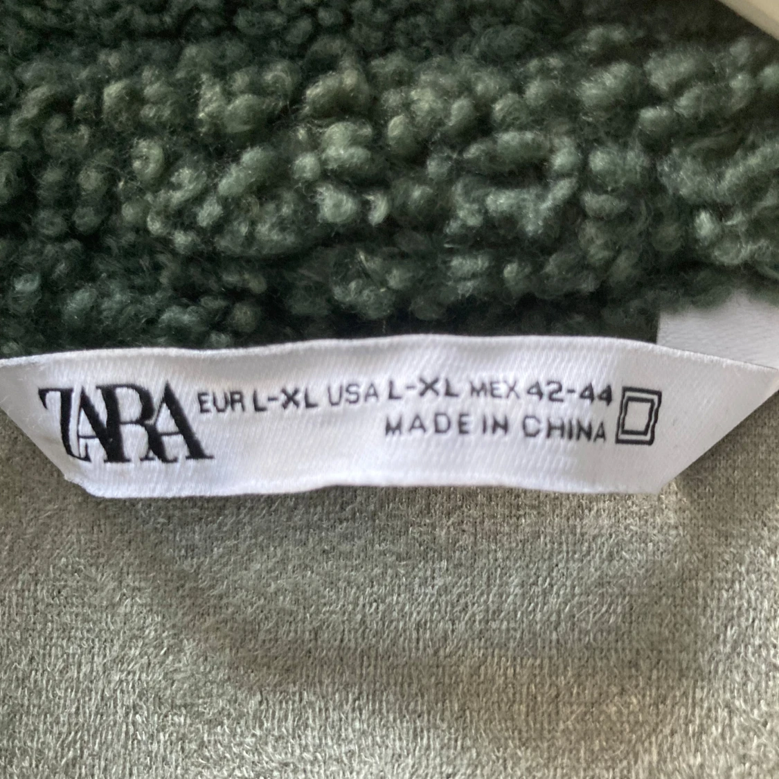 Grön teddyjacka från Zara - 1