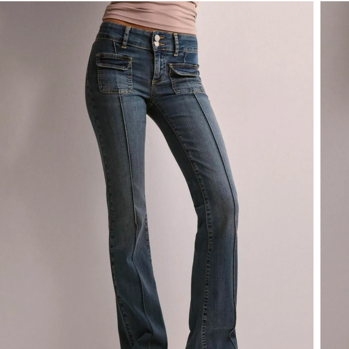 Blå bootcut jeans - 1