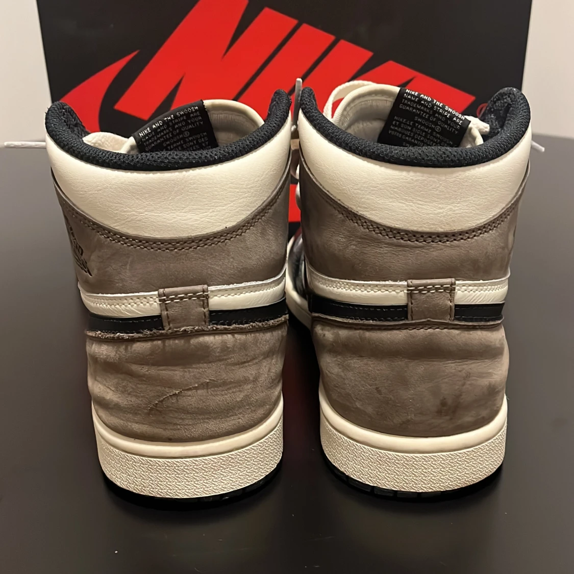 Air Jordan 1 Retro High OG Mocha - 92