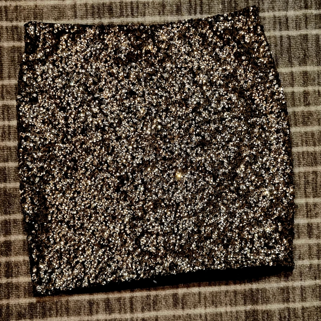 Glittrig kjol från Lindex