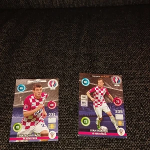 Fotbollskort från UEFA Euro 2016 - Två fotbollskort från UEFA Euro 2016 med spelare från Kroatien. Kovačić och Rakitić