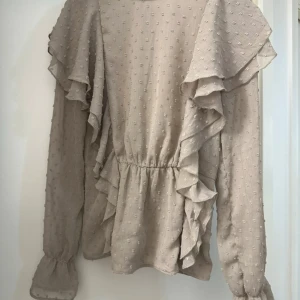 Top/ blouse  - Använd 2 gånger, som ny 