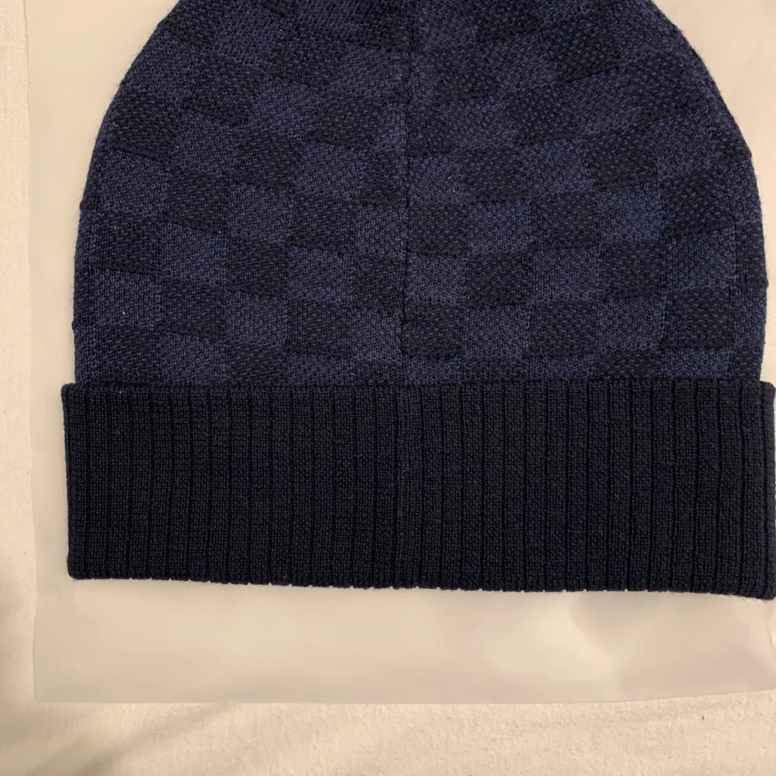 Louis vitton mössa  - 90