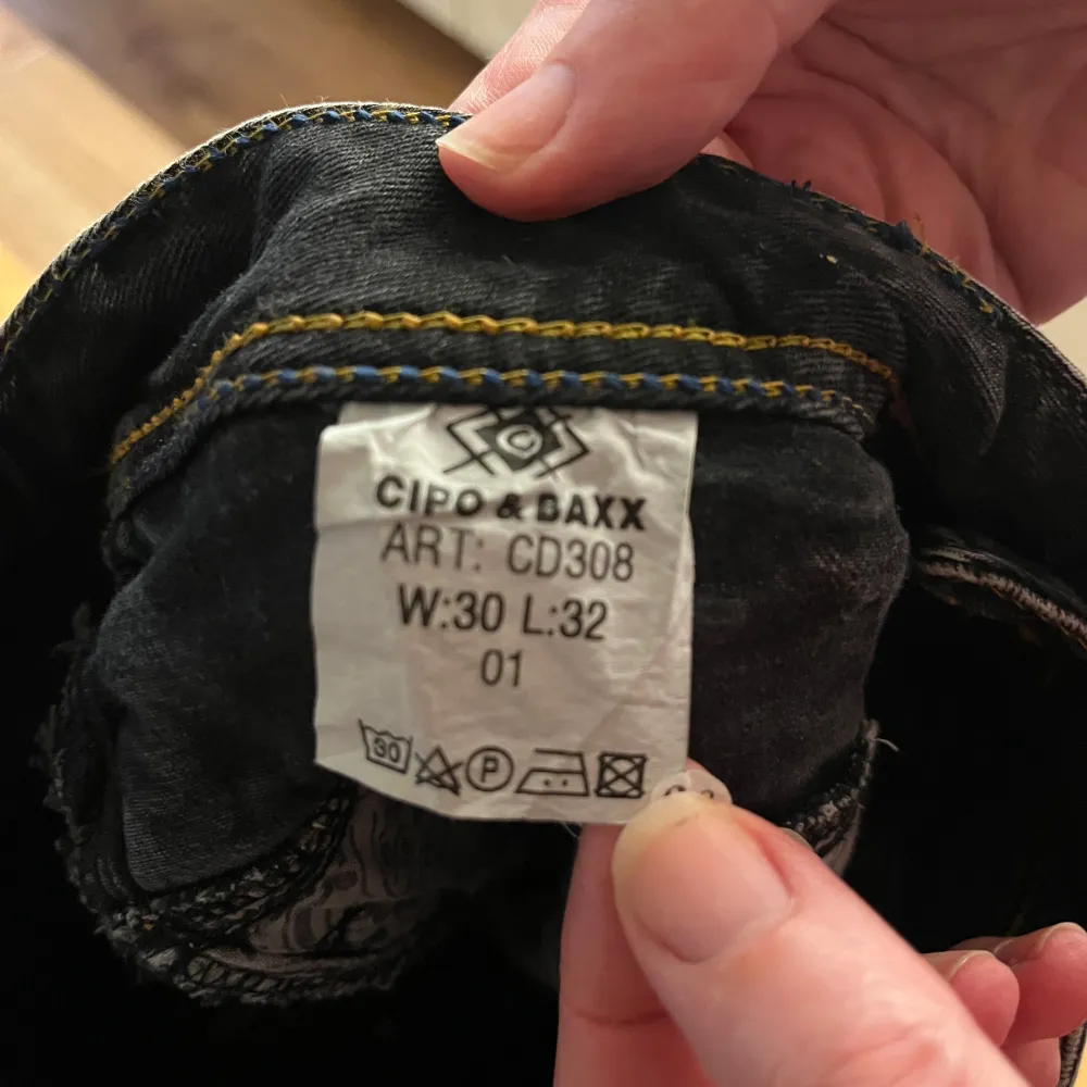 Jeans köpta på Vinted men passade tyvärr inte i storleken. Inga defekter. . Jeans & Byxor.