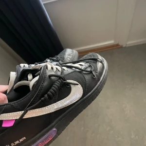 Off white dunks - Fina, använda max 3-5 gånger. Kan gå ner i pris vid snabbaffär. :)