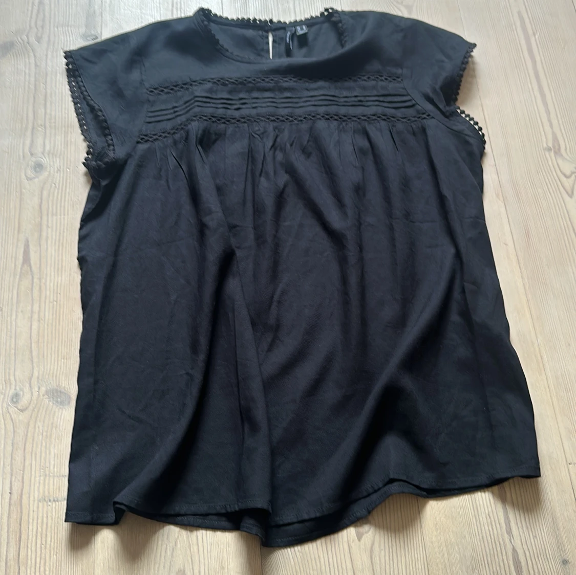 Blus från vero Moda  - 90