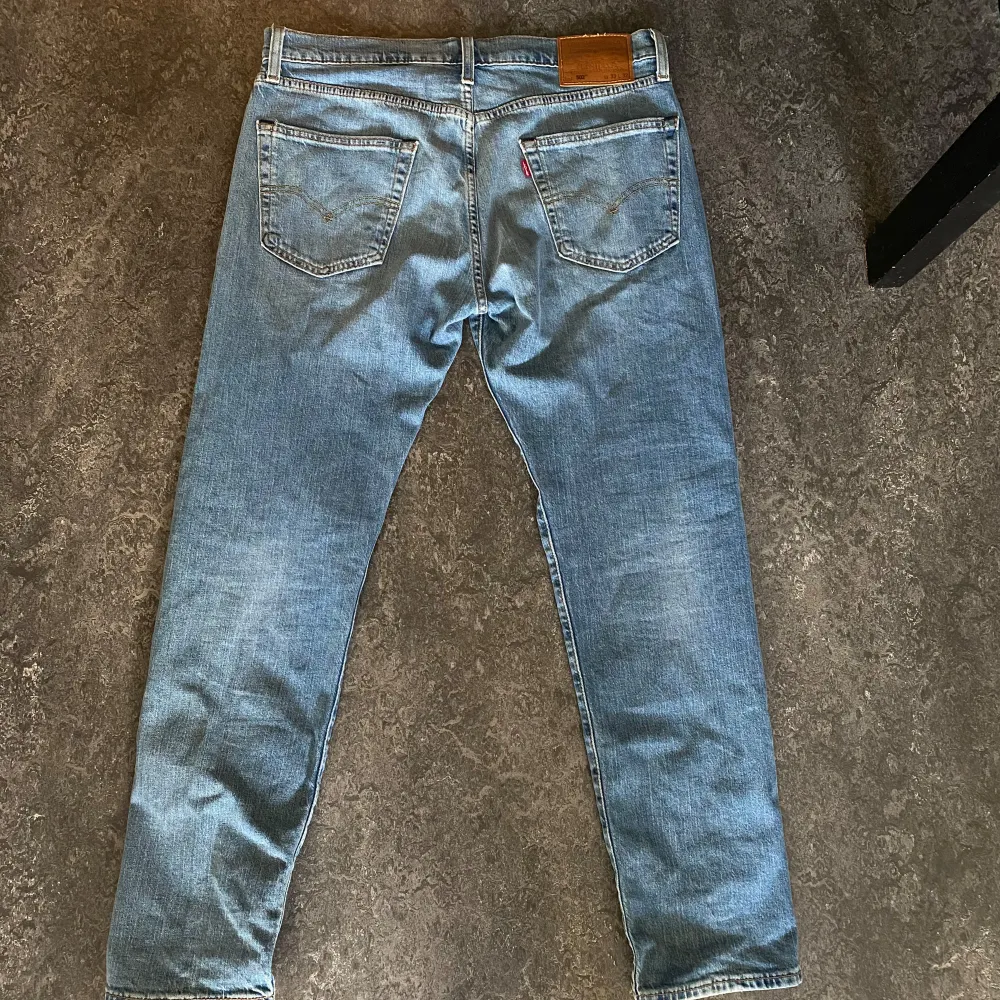 Säljer nu dessa näst intill nya 502 Levis Jeans || skick 9/10 || hör av dig vid ytterligare frågor eller funderingar! || mvh ||. Jeans & Byxor.