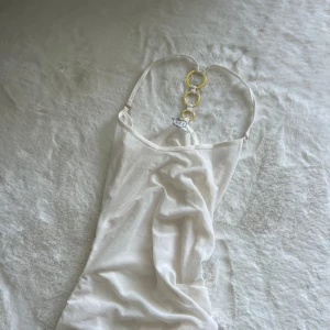 Klänning - Formig klänning i mesh