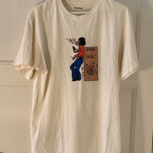 Butter Goods T-shirt - Riktigt cool Butter T-Shirt Storlek M Skriv gärna ifall ni har frågor :)