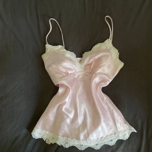 Vintage linne - Vintage linne från Trixxi i satinmaterial, jättefint skick