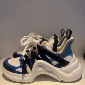 LV sneakers - LV sneakers. Lite brukt. Str 39, normal i str