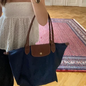 Longchamp väska - kom med prisförslag! -  Kom med prisförslag!🌷 Endast använd fåtal gånger därav nyskick. Säljer billigare vid snabb affär!