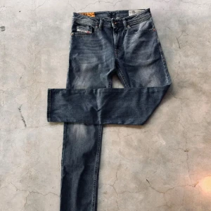Diesel jeans GIVEAWAY - Kör en till GIVEAWAY på ett par feta Diesel jeans!!🤑🔥🥳 Storlek 29/32🤩🎉 Vinnaren bestäms den 26 september!!🥳🤩🎉 Allt ni behöver göra är att FÖLJA mig och lika denna annons!!🎉🤑 De som deltar men inte vinner får ändå en rabatt på valfritt plag i min shop