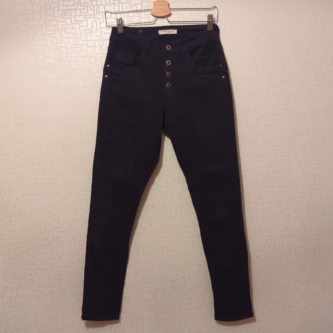 Svarta byxor från Jewelly