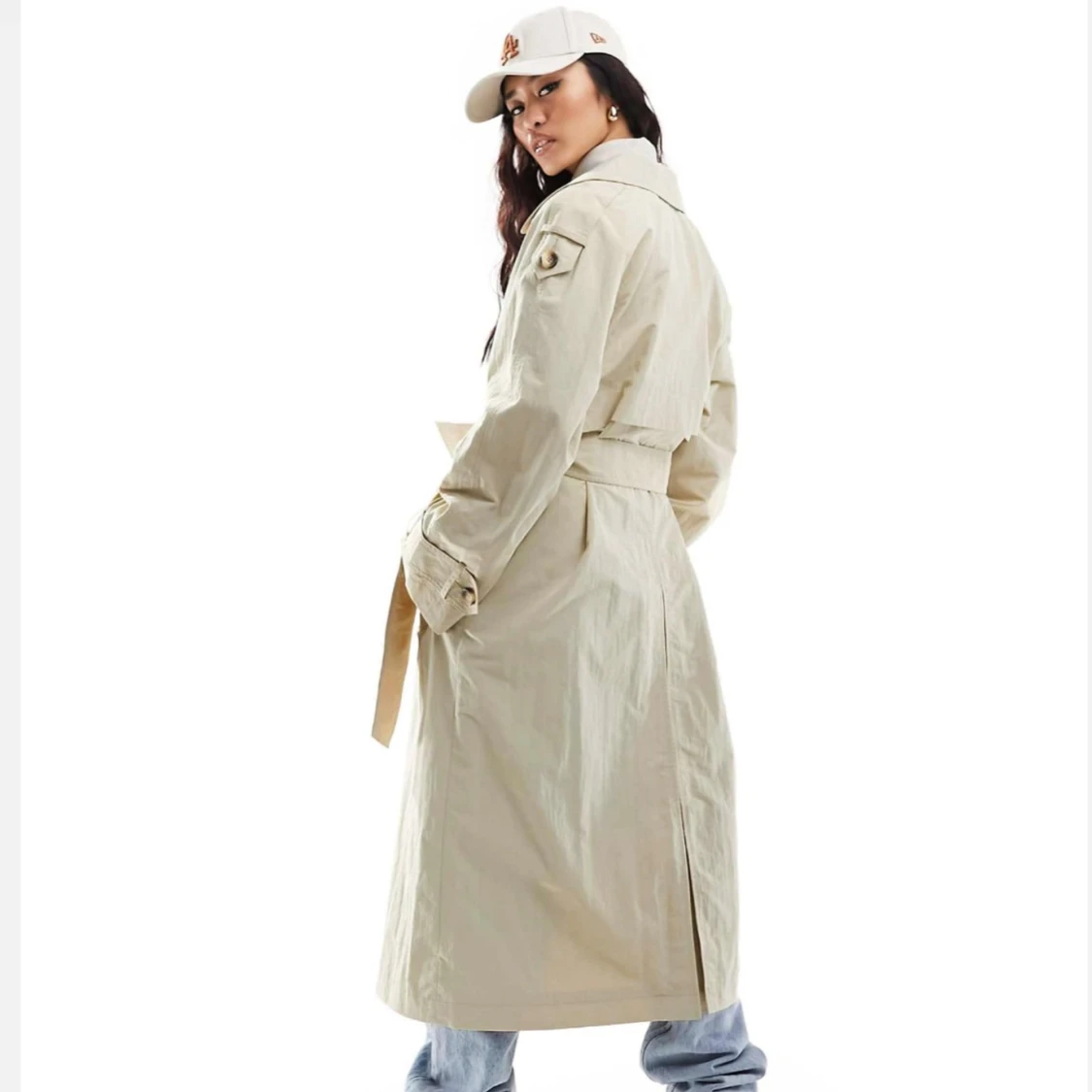 Beige trenchcoat - 91