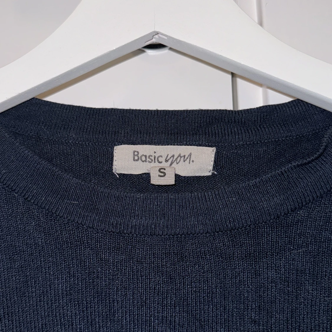 Marinblå tröja från Basic - 91