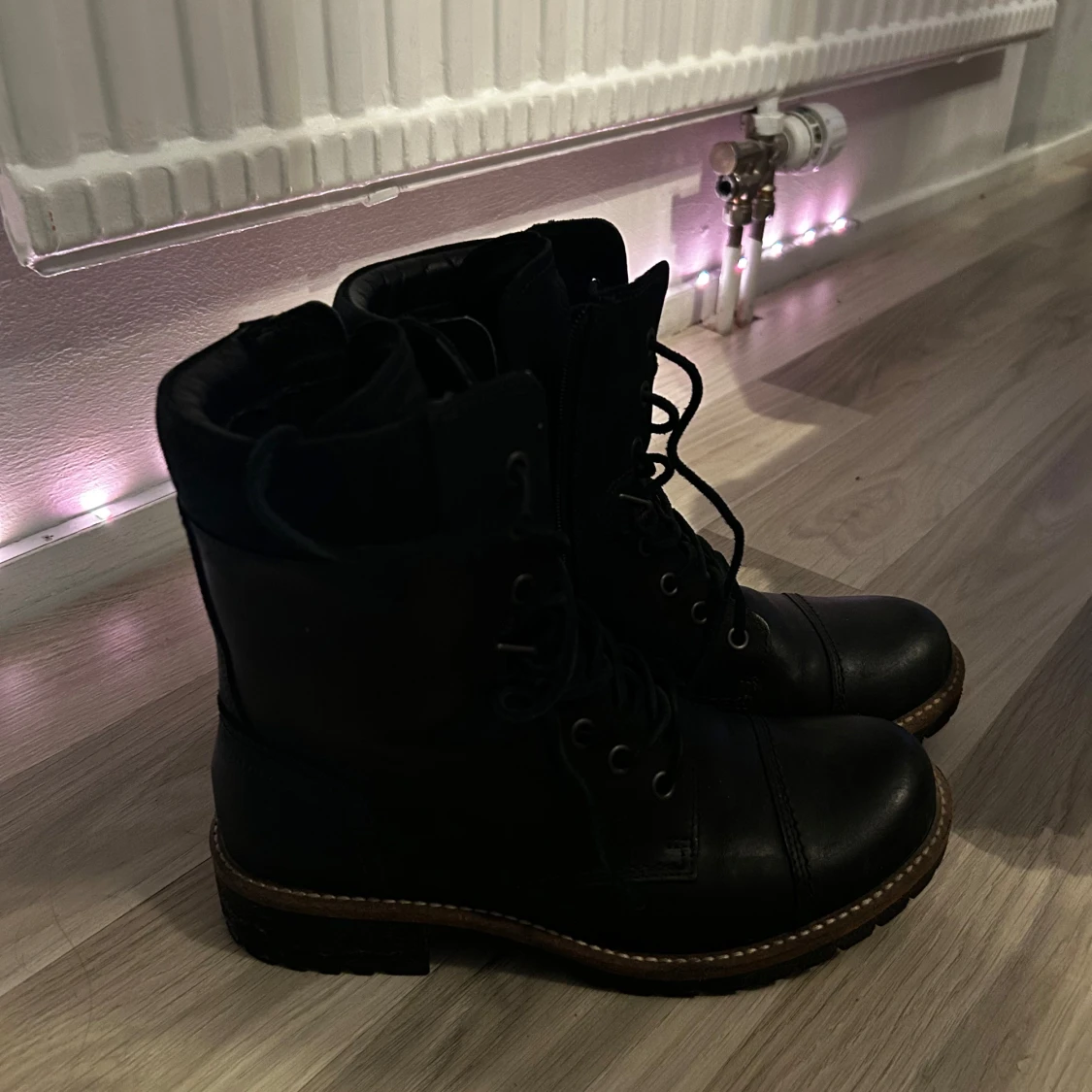 Svarta boots med snörning - 91