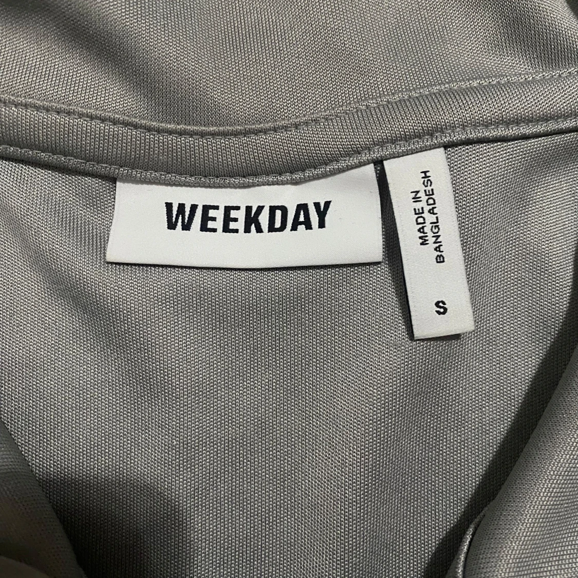 Grå kortärmad tröja från Weekday - 90