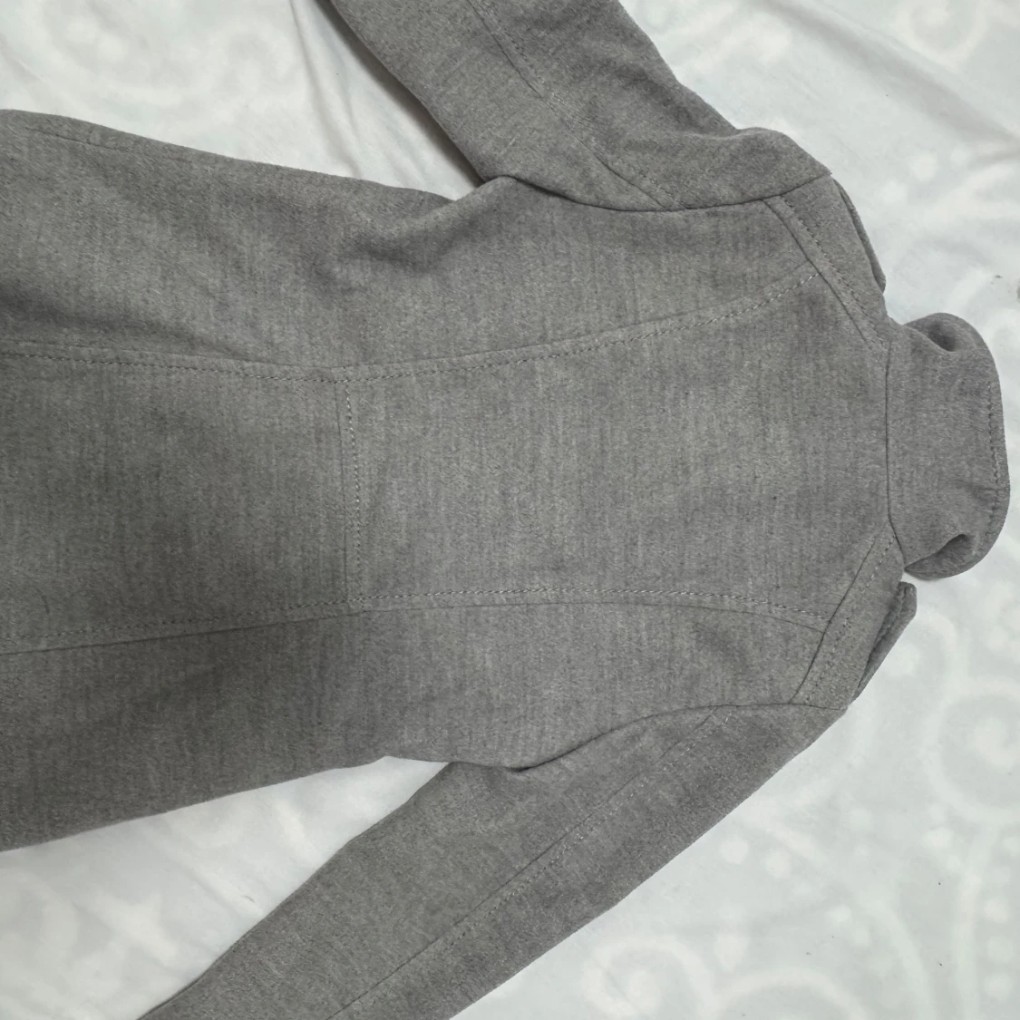 Grå kappa från H&M - 90