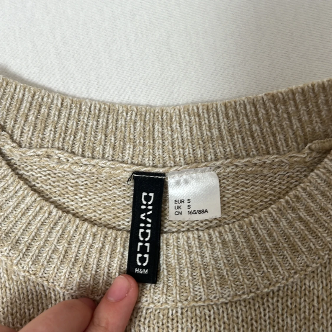 Beige stickad tröja från H&M Divided - 90