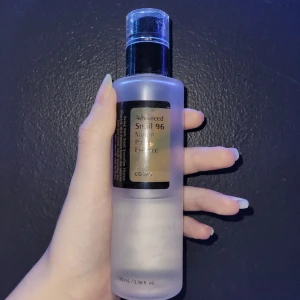 Advanced Snail 96 Mucin Power Essence - Säljer en flaska COSRX Advanced Snail 96 Mucin Power Essence. Finns lite mindre än halva kvar.