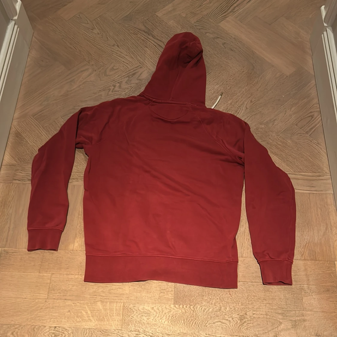 Röd hoodie från Gant - 90