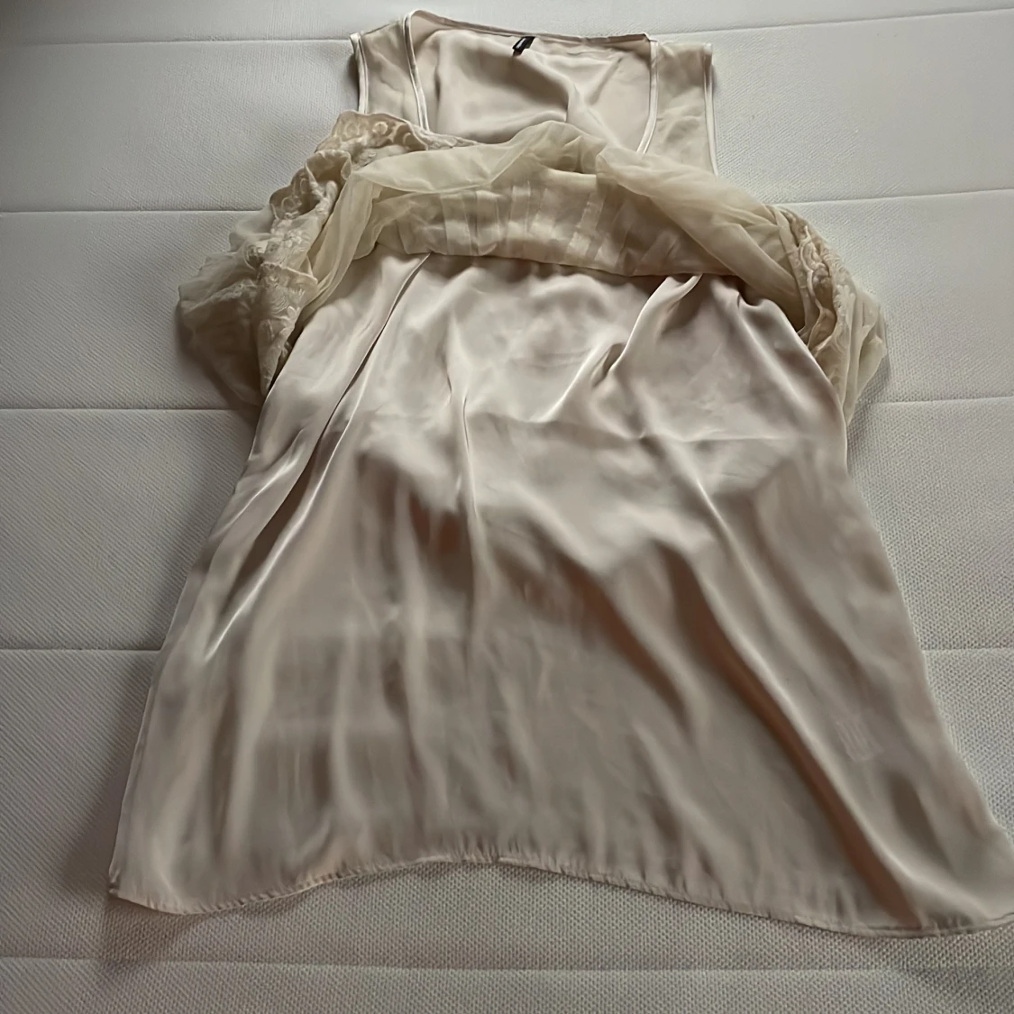 Beige ärmlös klänning från Soyaconcept - 91