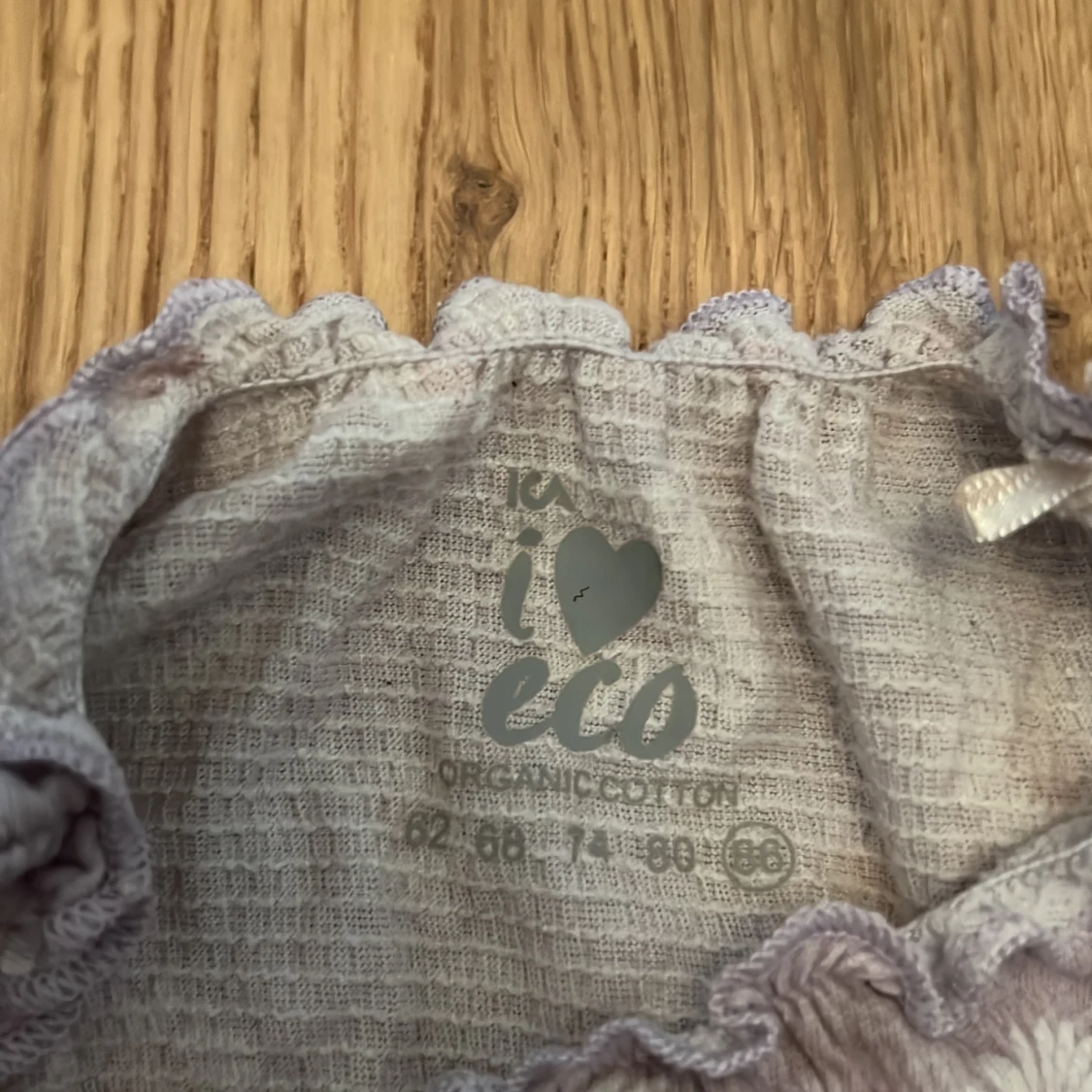 Ljuslila blommig klänning - 90