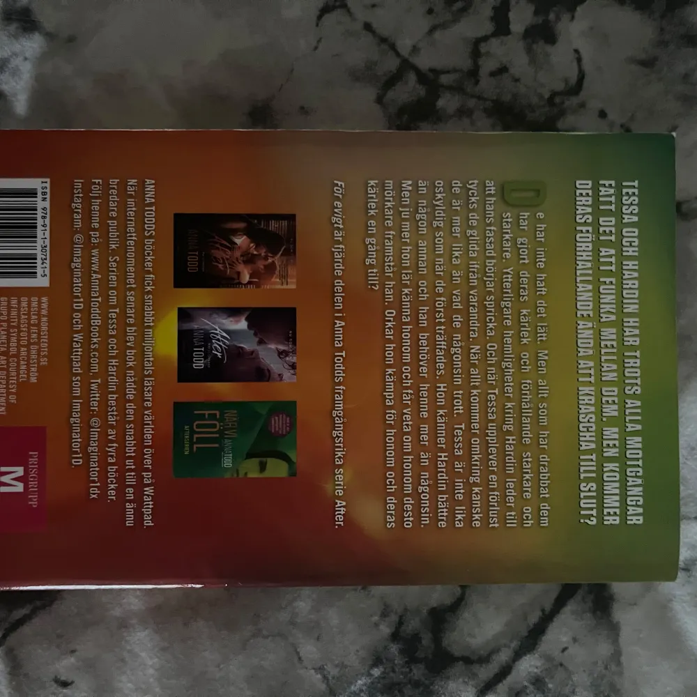 Säljer fyra böcker från After-serien av Anna Todd. Böckerna som den kända filmserien kommer från! Böckerna är i pocketformat och inkluderar titlarna 'After: När vi möttes', 'After: När vi tvekade', 'När vi föll' och 'För alltid förenade'. Perfekt för dig som älskar romantiska och dramatiska berättelser. Man får följa Tessa och Hardins kärlekshistoria. ”Grumpy x Sunshine”, ”enemies to lovers”, ”ohälsosam kärlek”, ”besatthet”. Priset går att diskuteras☺️Säljer hela serien tillsammans!. Böcker.