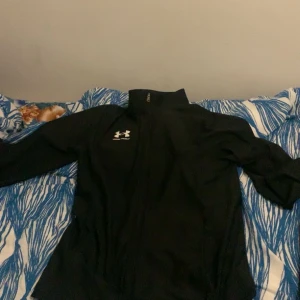 Hej säljer min under armour dress - Säljer min under armour dress