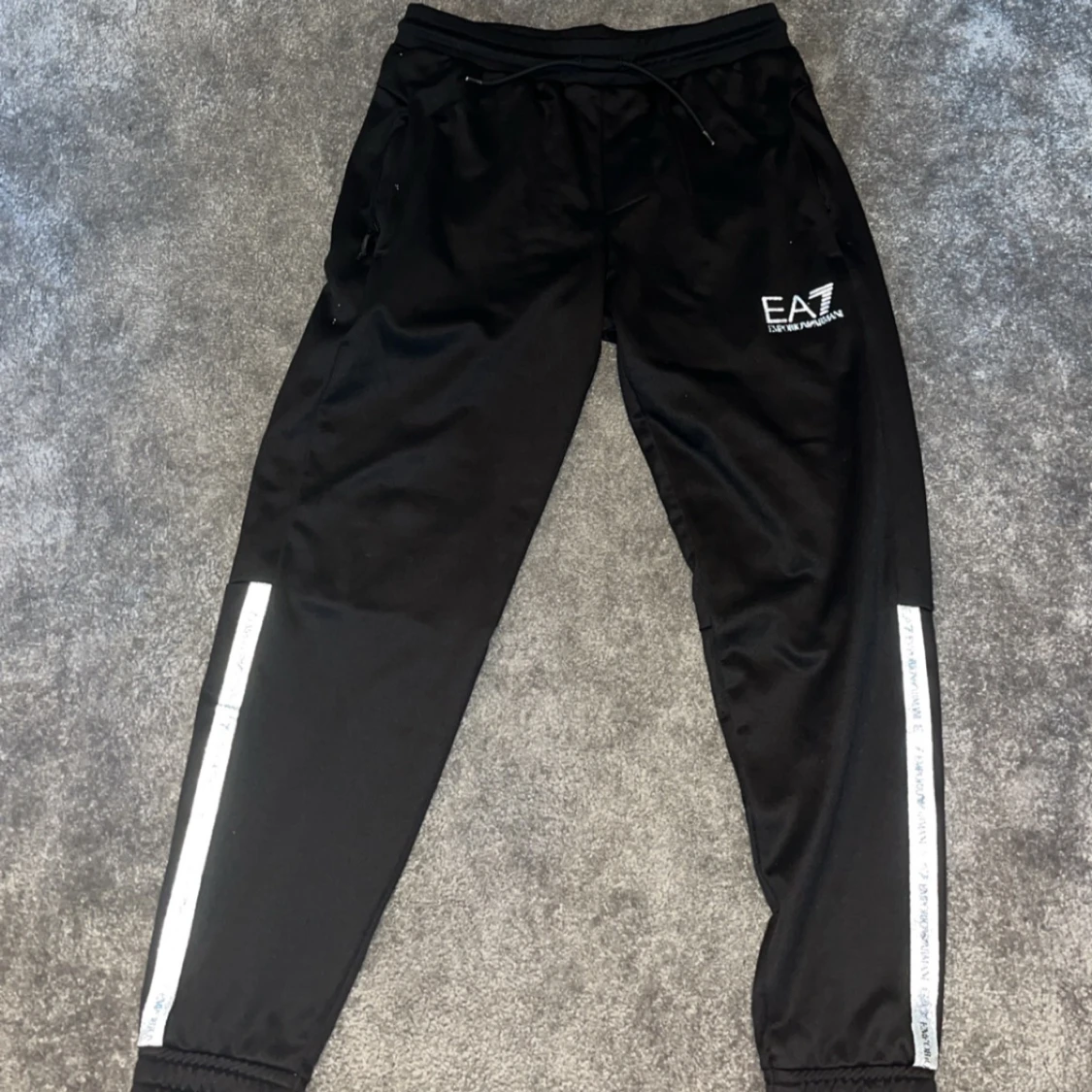Svarta mjukisbyxor från EA7