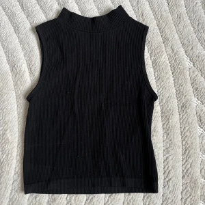 Topp - Jättefin svart topp! 🤍 Storlek S men passar även XS.