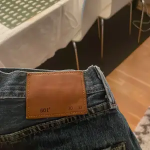 Säljer mina jeans då de är lite små, de är utmärkt skick 