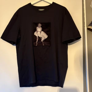 Limitato T-shirt  - Limitato t-shirt storlek L